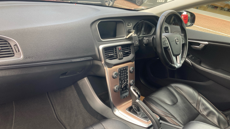 Volvo V40 T3 [152] Cross Country Pro 5dr Geartronic Petrol Hatchback